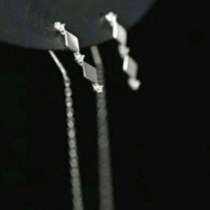 🔷 Diamond Drop Thread Earrings